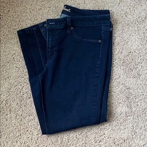 Universal Thread Mid Rise Jegging 32 Short